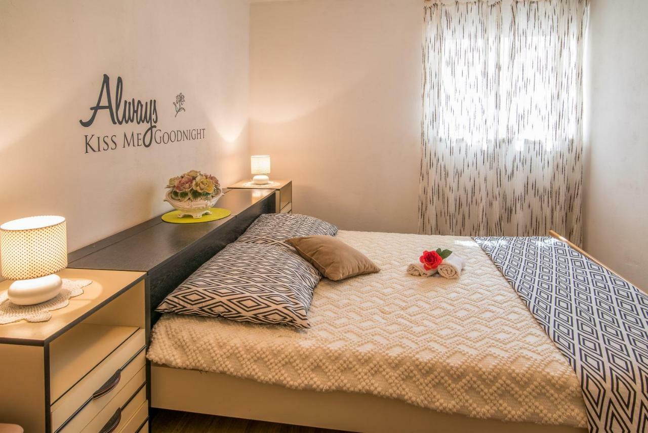 Apartmani Marija Malinska Exterior foto