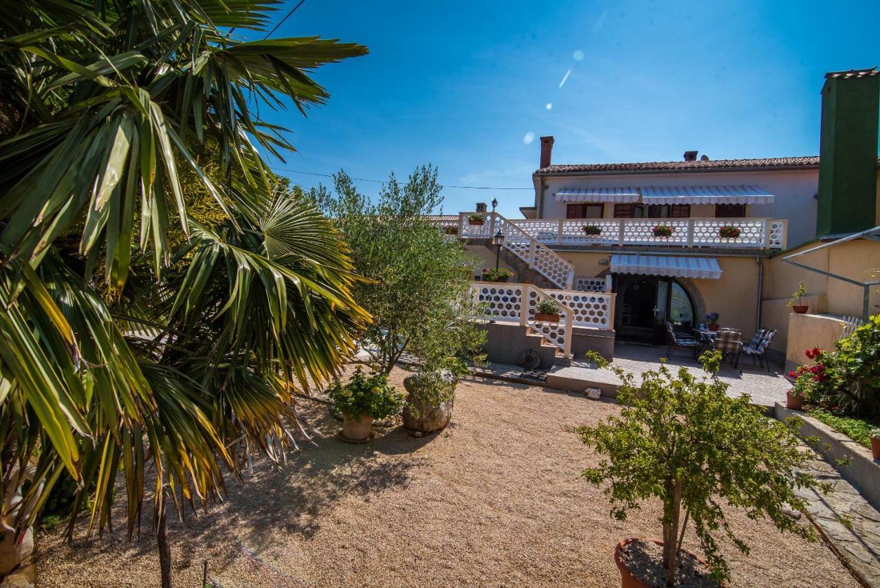 Apartmani Marija Malinska Exterior foto